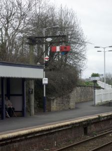Photo of semaphore signal at Liskeard station