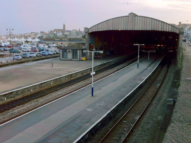 Penzance station platforms