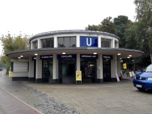 Krumme Lanke station